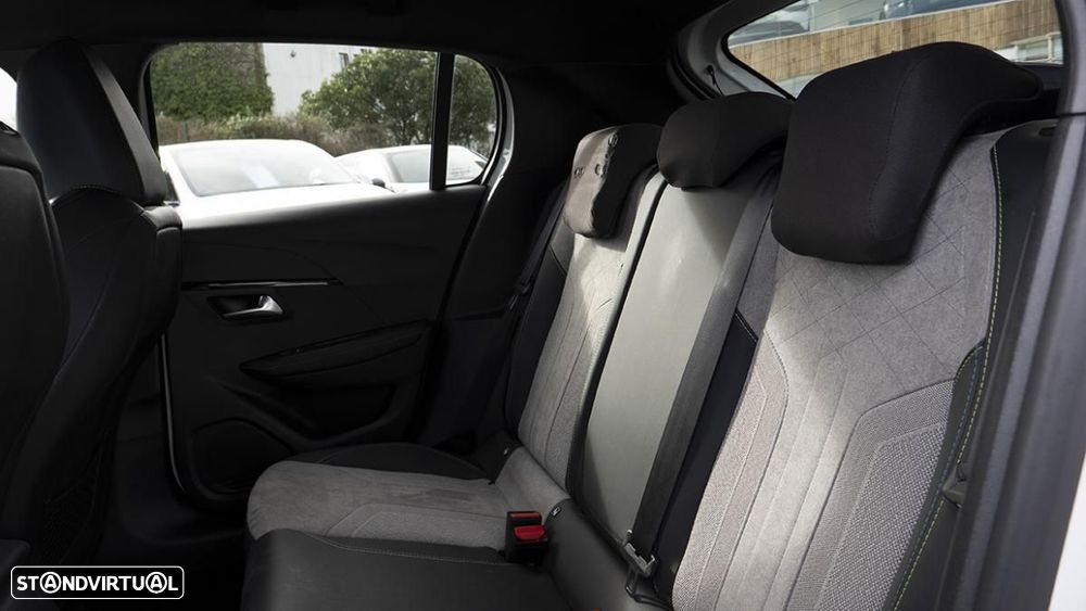 Peugeot e-208 50 kWh GT Pack - 36