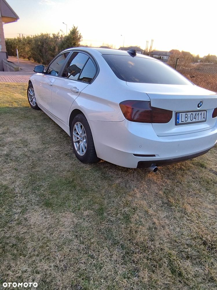 BMW Seria 3 318d - 13