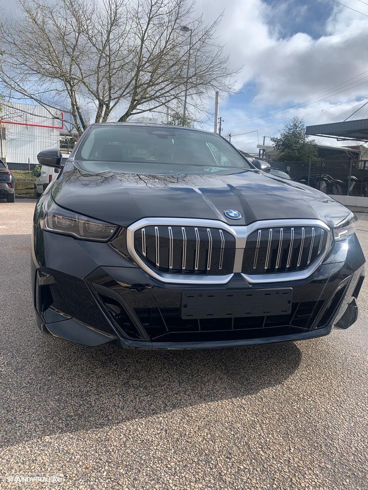 BMW 530 e Pack Desportivo M - 3