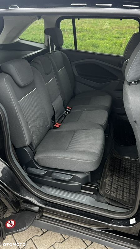 Ford Grand C-MAX - 19