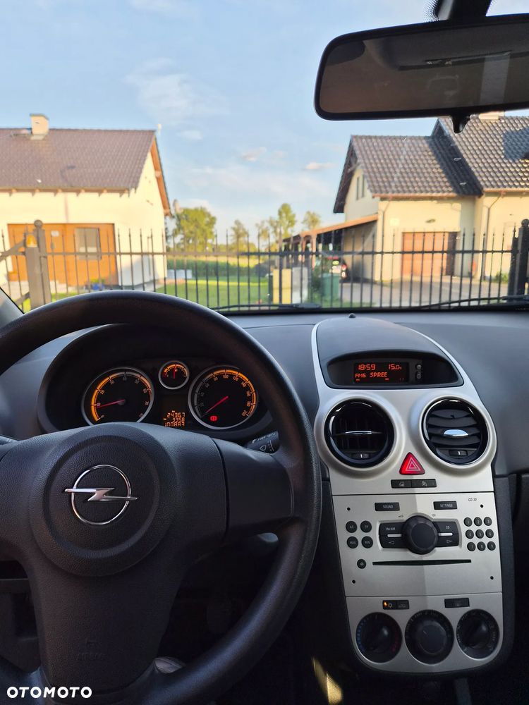 Opel Corsa 1.4 16V Enjoy - 11