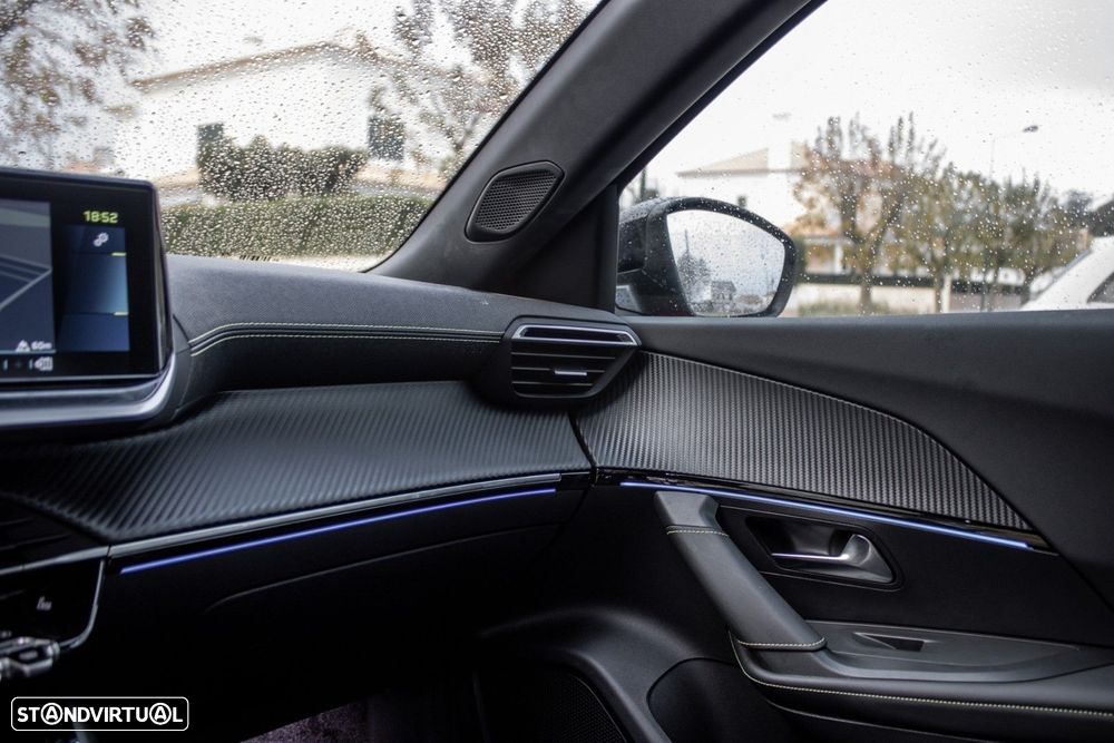 Peugeot e-2008 50 kWh GT - 18