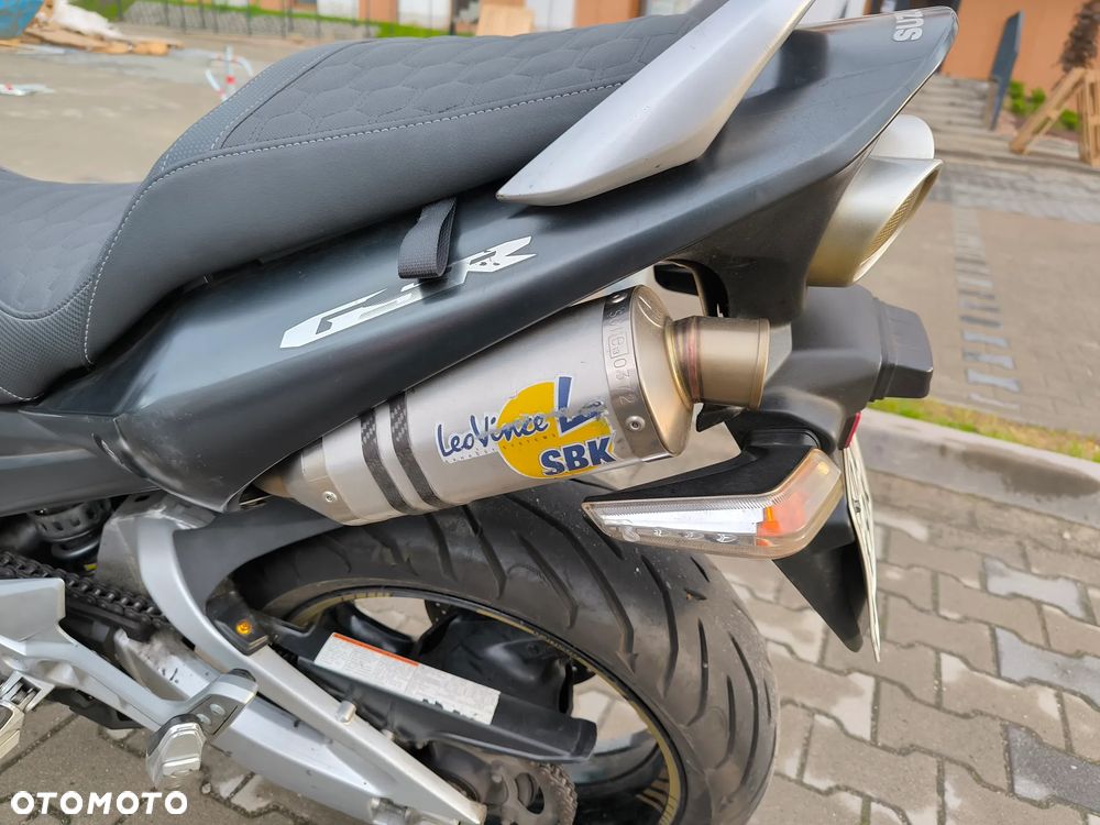 Suzuki GSR - 5