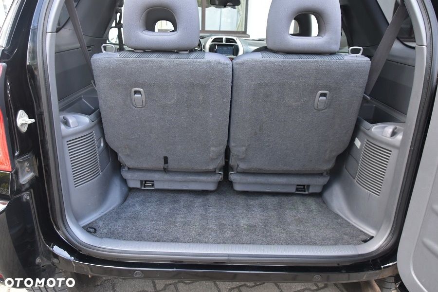 Toyota RAV4 2.0 VVT-i Sol - 19