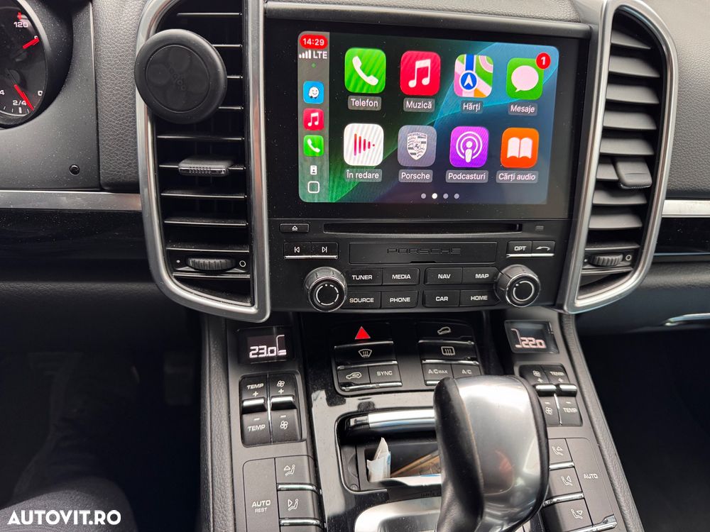 Porsche Cayenne 3.0 L - 8