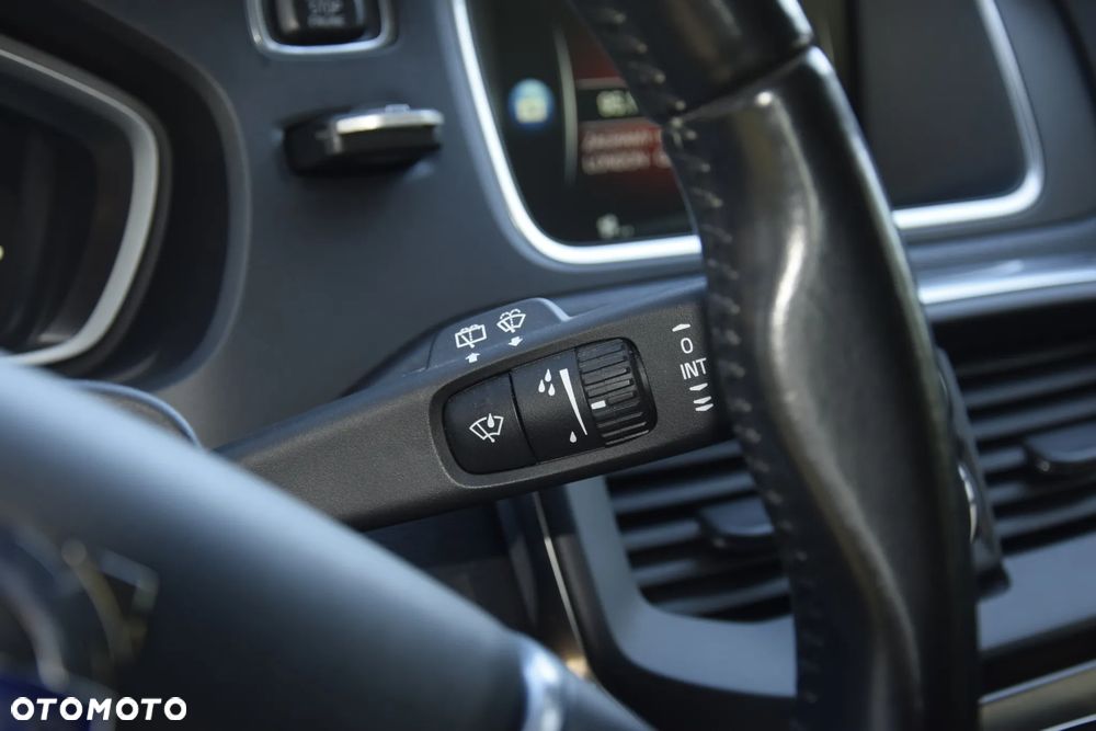 Volvo V40 D2 Momentum - 34
