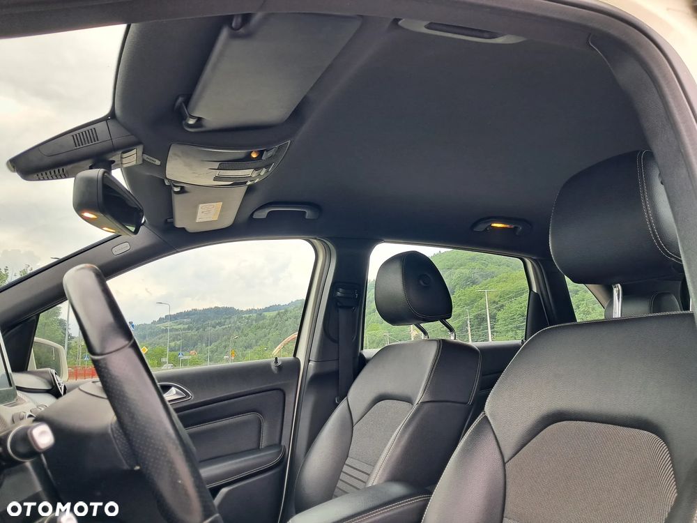 Mercedes-Benz Klasa B 200 d Peak Edition - 12