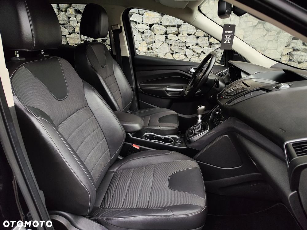 Ford Kuga 2.0 TDCi 2x4 Titanium - 21