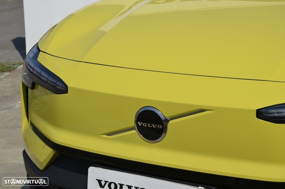 Volvo EX30 69 kWh Single Motor Extended Range Plus - 32