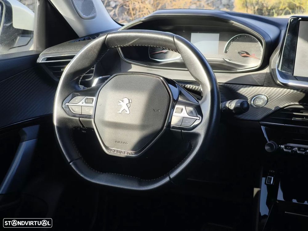 Peugeot 2008 PureTech 130 EAT8 Allure - 26