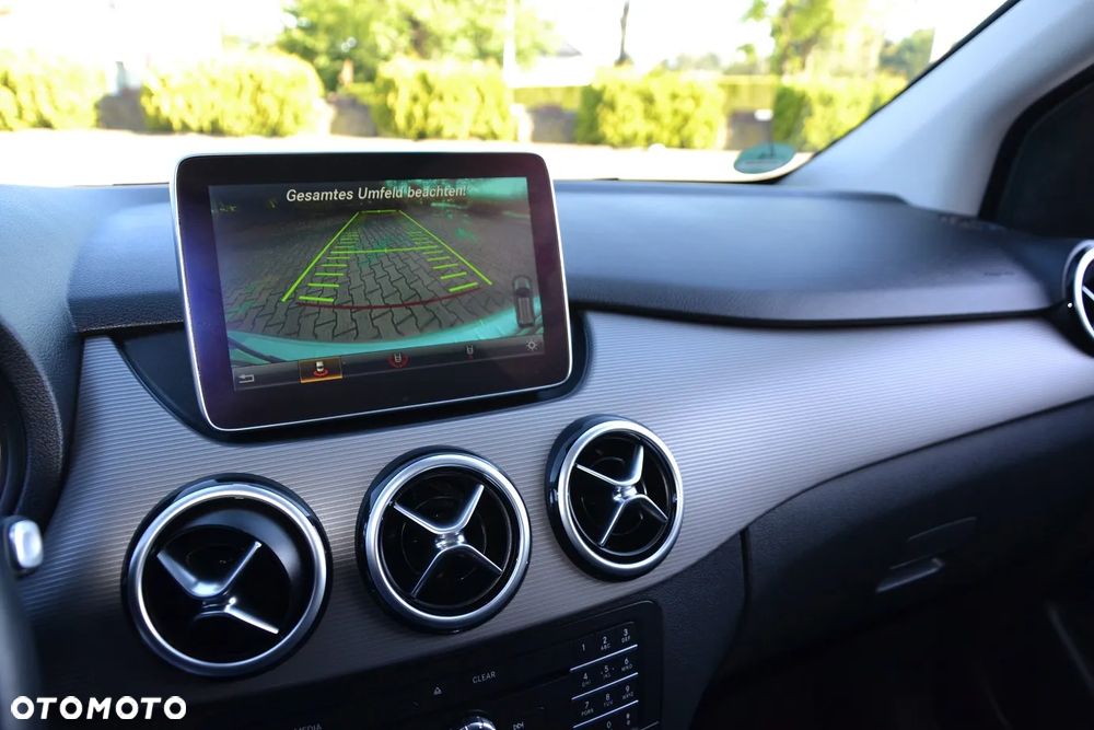 Mercedes-Benz Klasa B 200 7G-DCT UrbanStyle Edition - 22