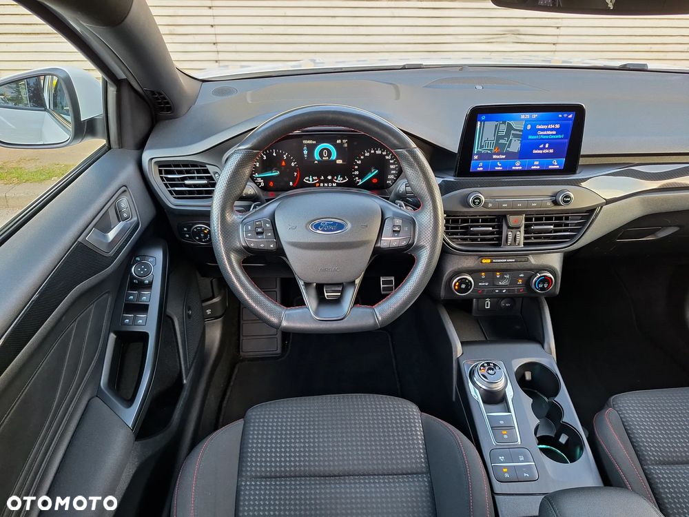 Ford Focus 1.5 EcoBoost ST-Line - 29