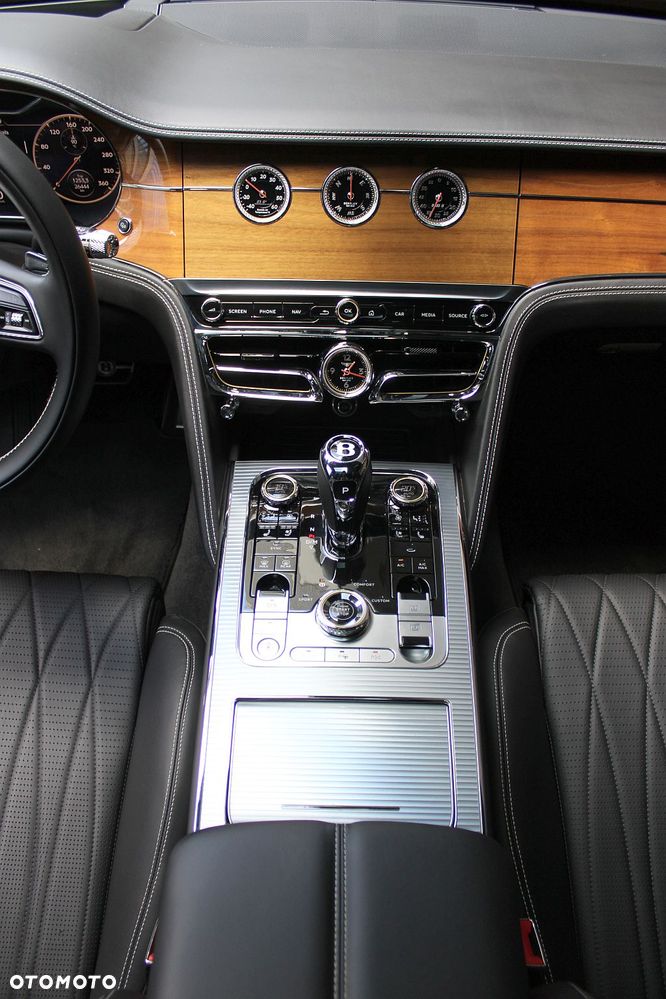 Bentley Flying Spur - 23