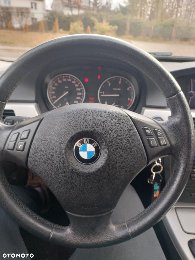 BMW Seria 3 318d - 12