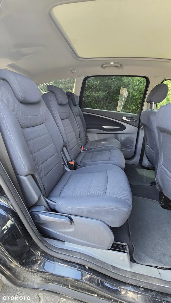 Ford S-Max - 17
