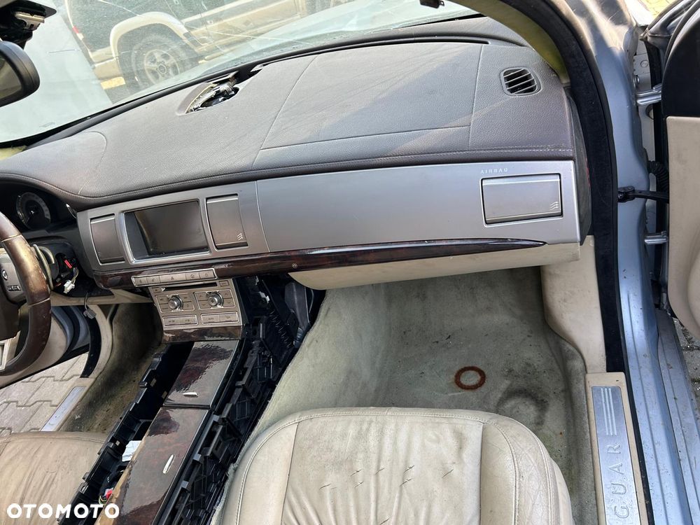 Jaguar XF 3.0 V6 S - 7