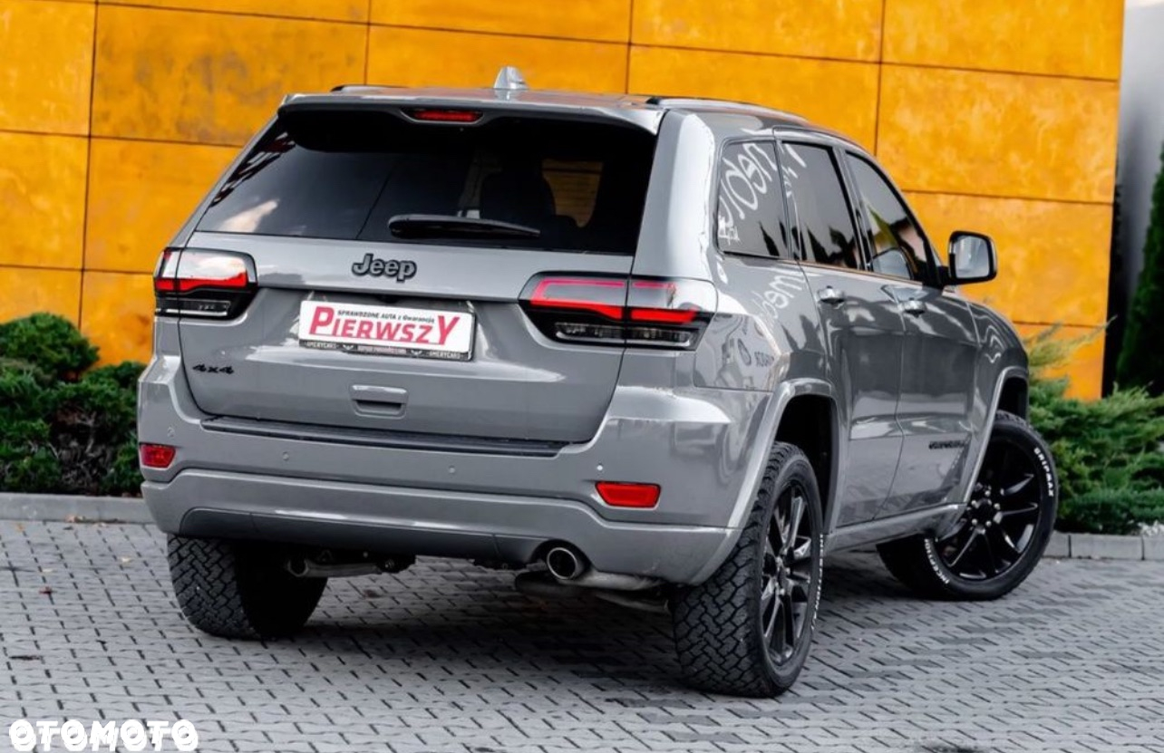 Jeep Grand Cherokee - 13