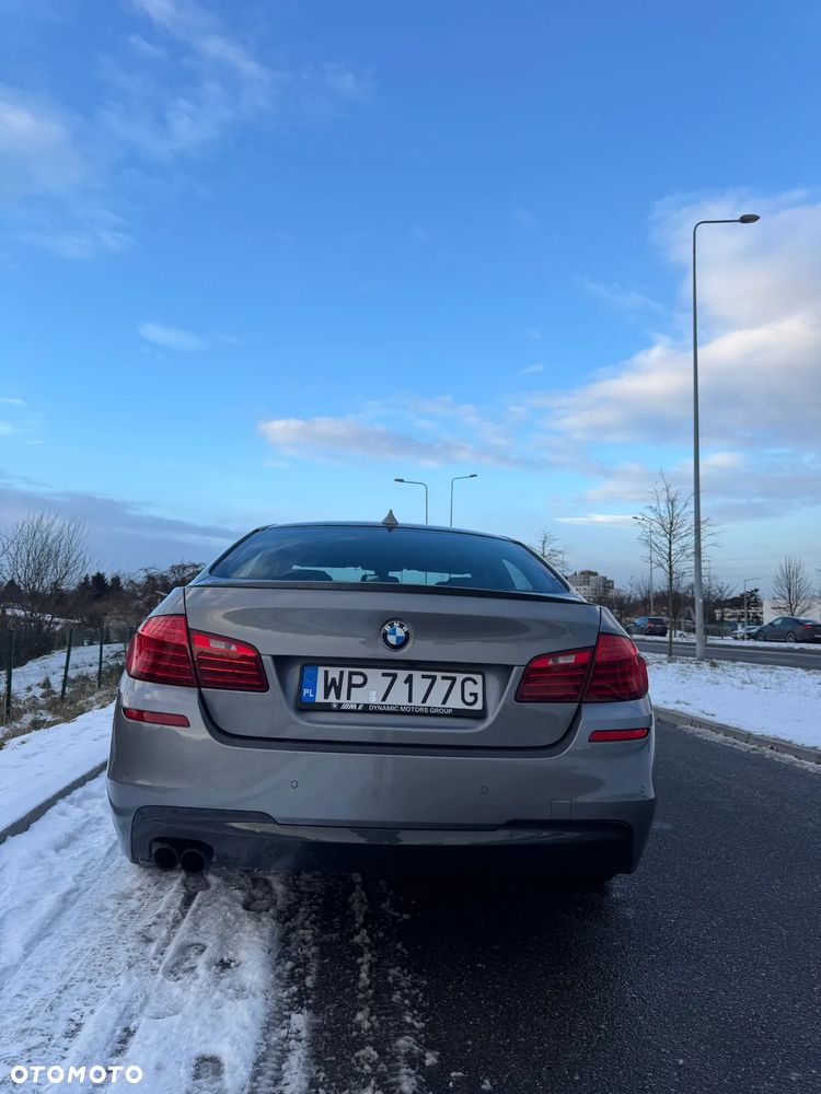 BMW Seria 5 528i xDrive - 7