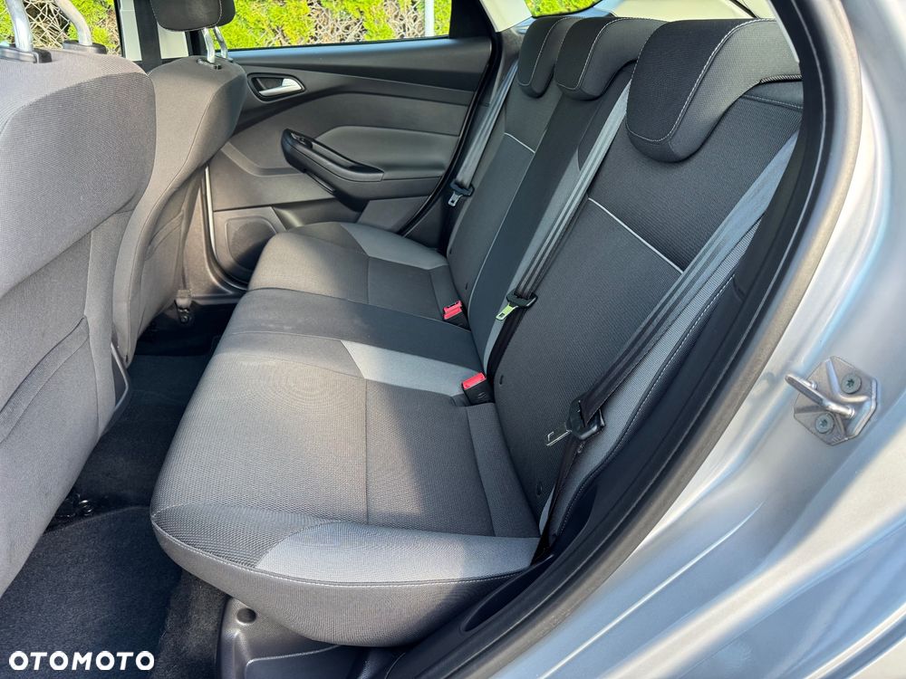 Ford Focus 1.6 Trend - 18
