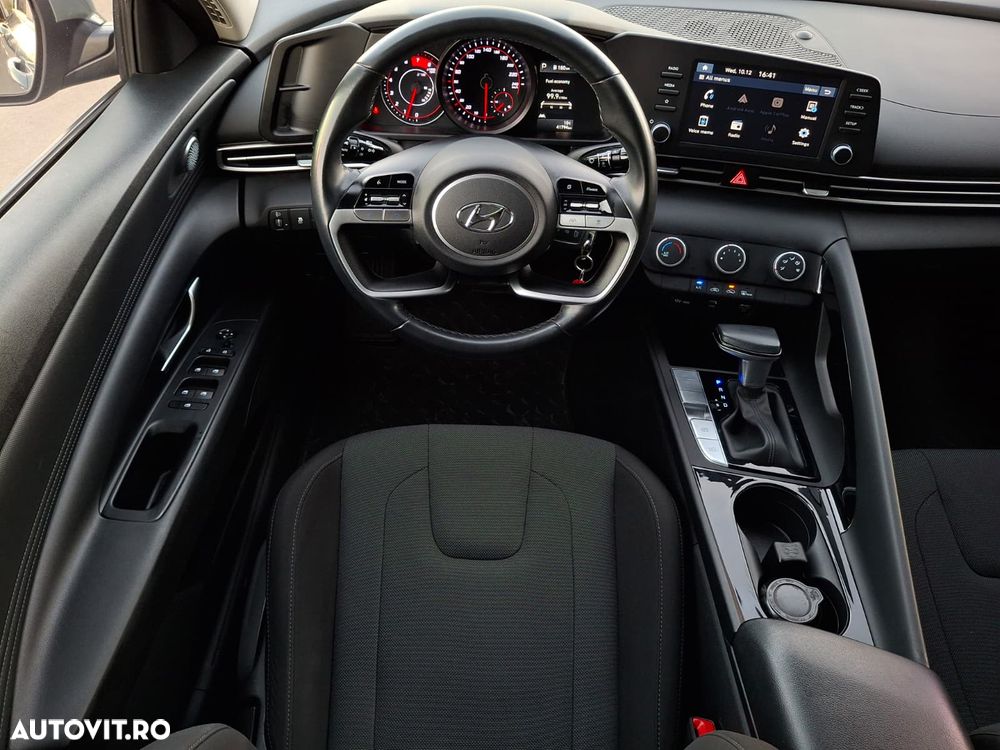 Hyundai Elantra - 14