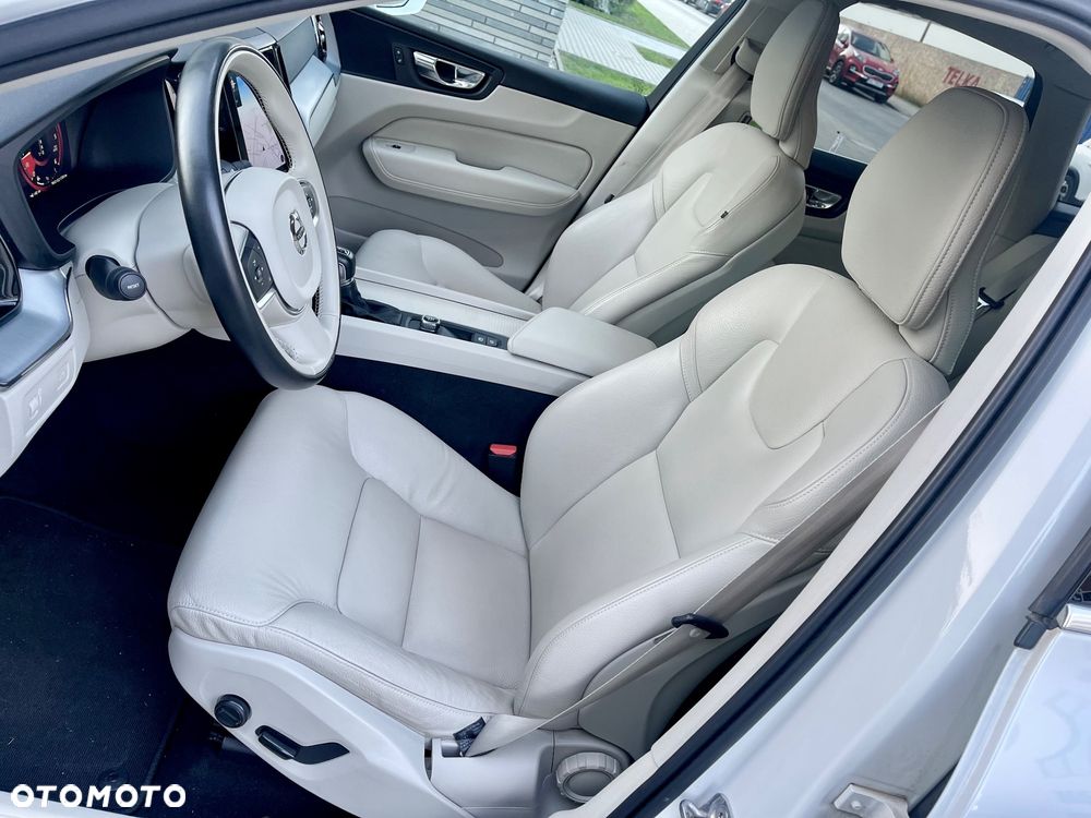 Volvo XC 60 D4 Momentum Pro - 8