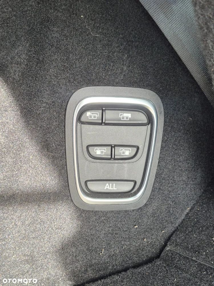 Renault Grand Scenic - 17