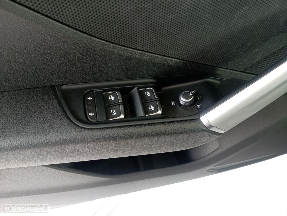 Audi Q2 30 TFSI S line - 9