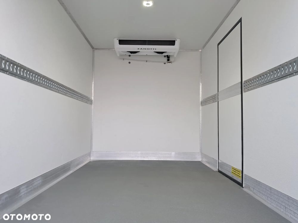 Iveco 35S16  Chłodnia ZANOTTI Salon Polska zasilanie 230V - 14