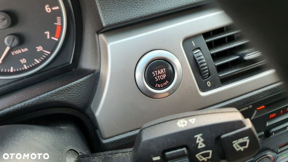 BMW Seria 3 320i - 23