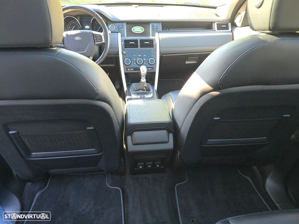 Land Rover Discovery Sport 2.0 eD4 HSE Luxury - 17