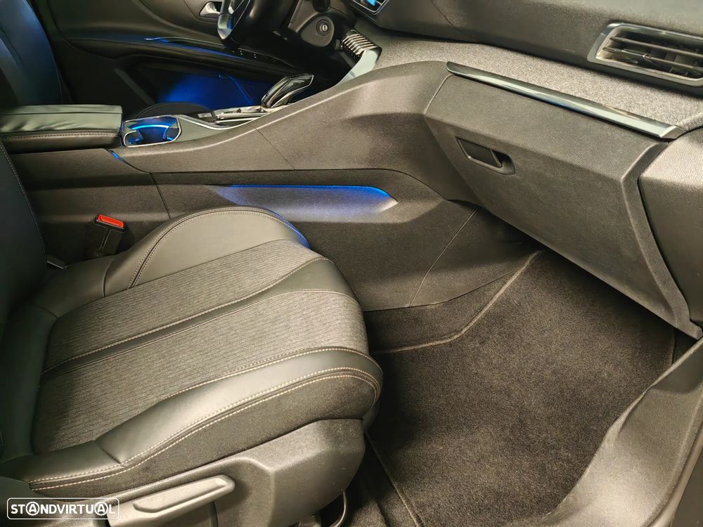 Peugeot 5008 1.6 BlueHDi Allure EAT6 - 29