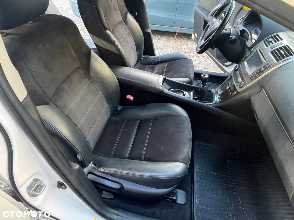 Toyota Avensis Touring Sports 1.8 Executive - 15