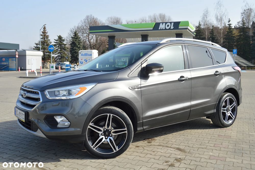 Ford Kuga 1.5 EcoBoost 2x4 Titanium - 16