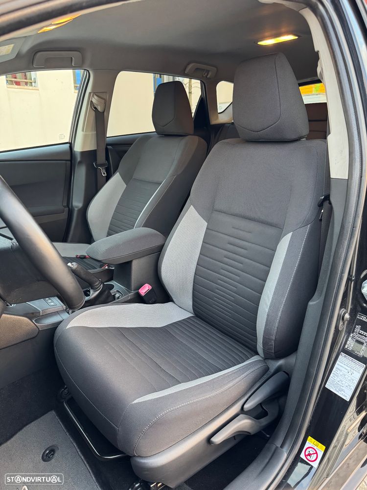 Toyota Auris 1.8 HSD Comfort+J17 - 11