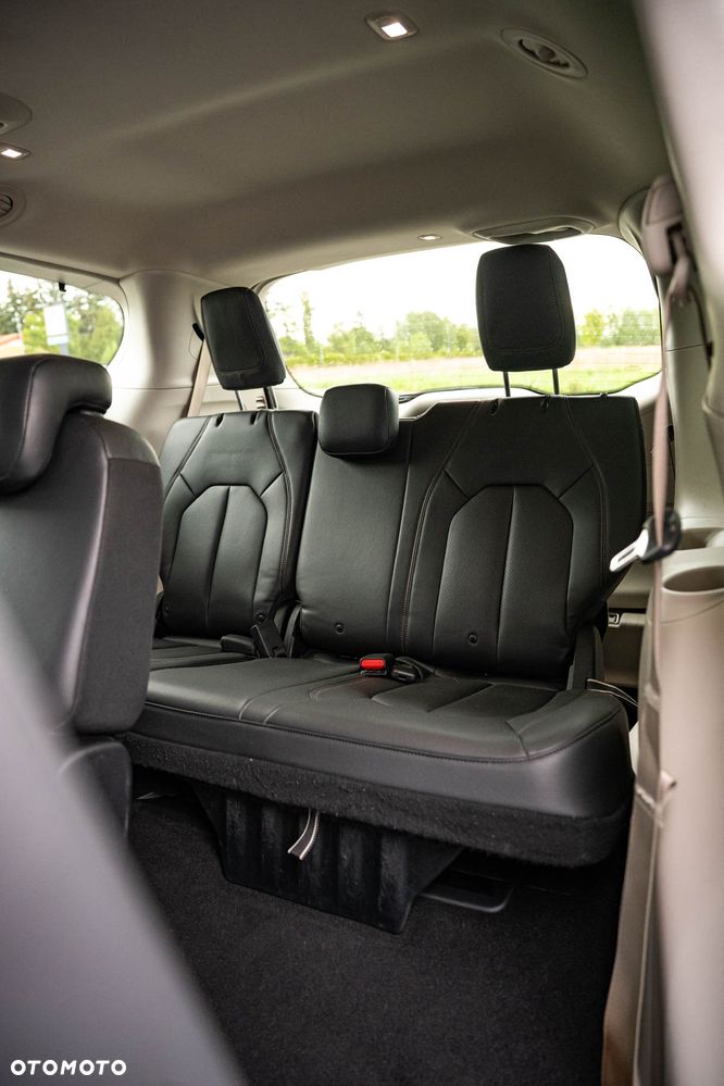 Chrysler Pacifica - 21