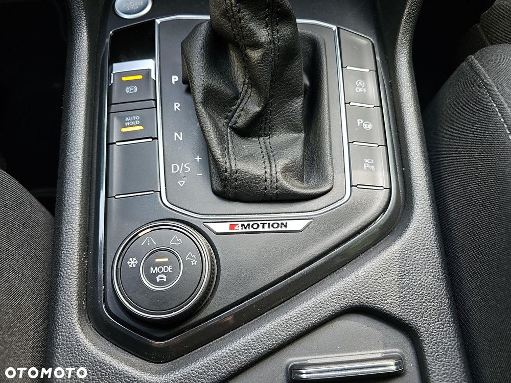 Volkswagen Tiguan - 32