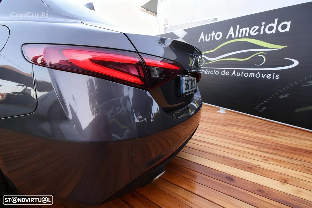 Alfa Romeo Giulia 2.2 D - 6