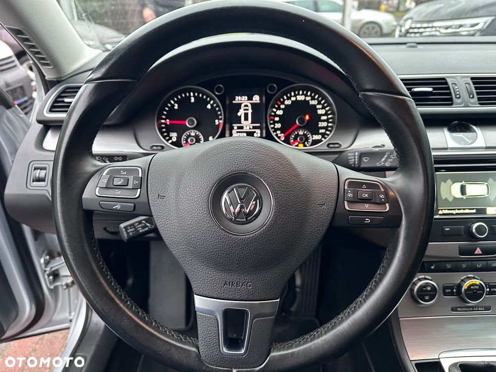 Volkswagen Passat - 9
