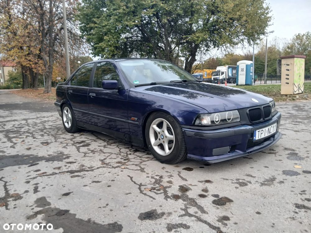 BMW Seria 3 316i - 10