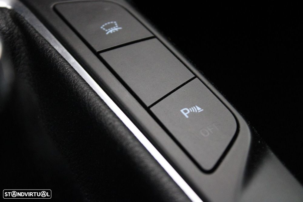 Ford Kuga 1.5 TDCi EcoBlue Titanium - 24