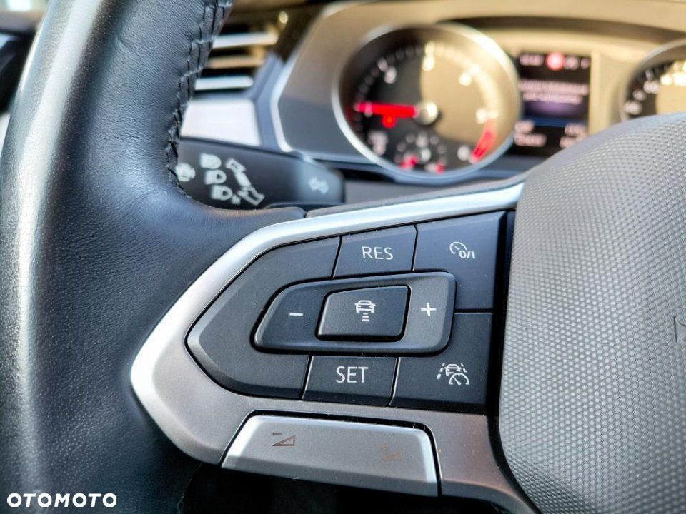 Volkswagen Passat - 21