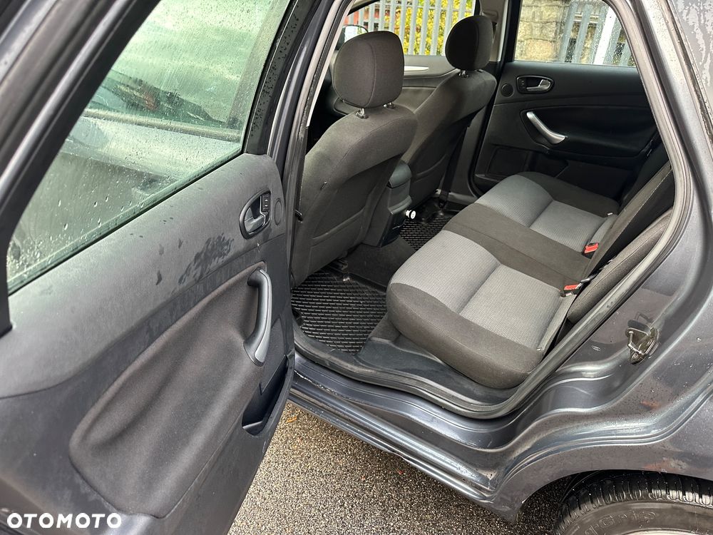 Ford Mondeo 2.0 TDCI Trend - 17