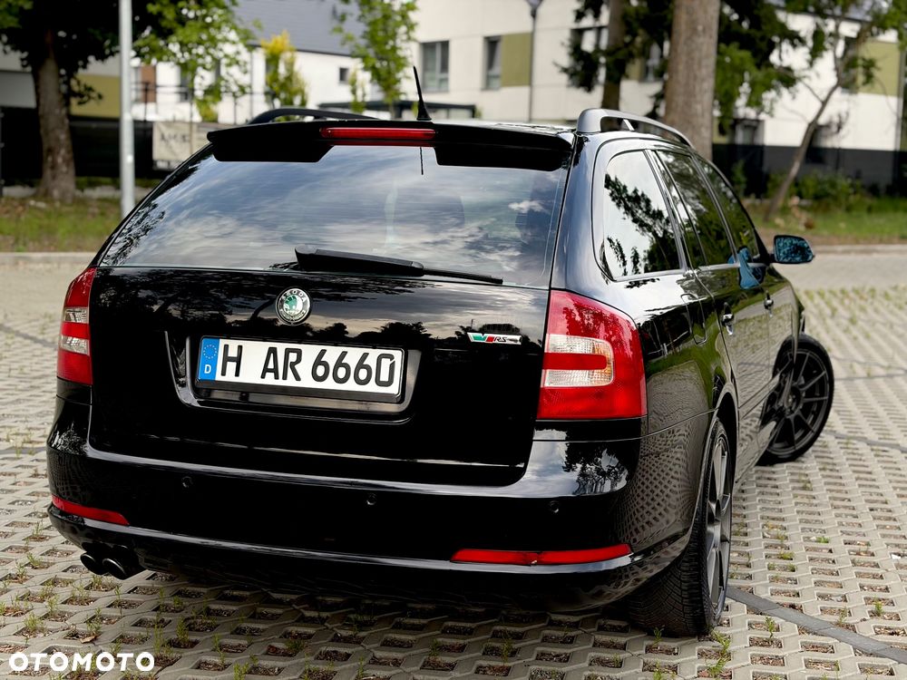 Skoda Octavia 2.0 TDI CR DPF RS - 11