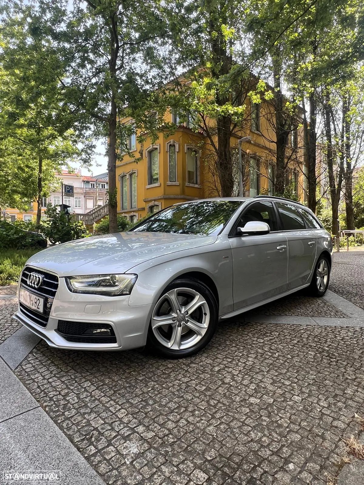 Audi A4 Avant 2.0 TDI Business Line S-line - 1