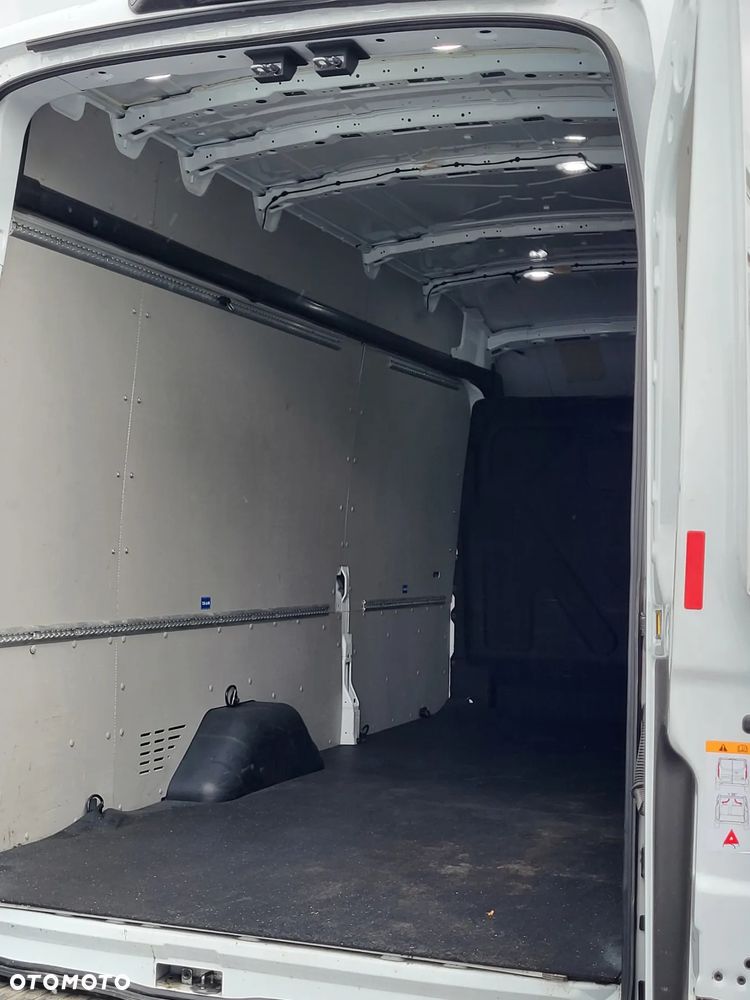 Ford Transit - 11