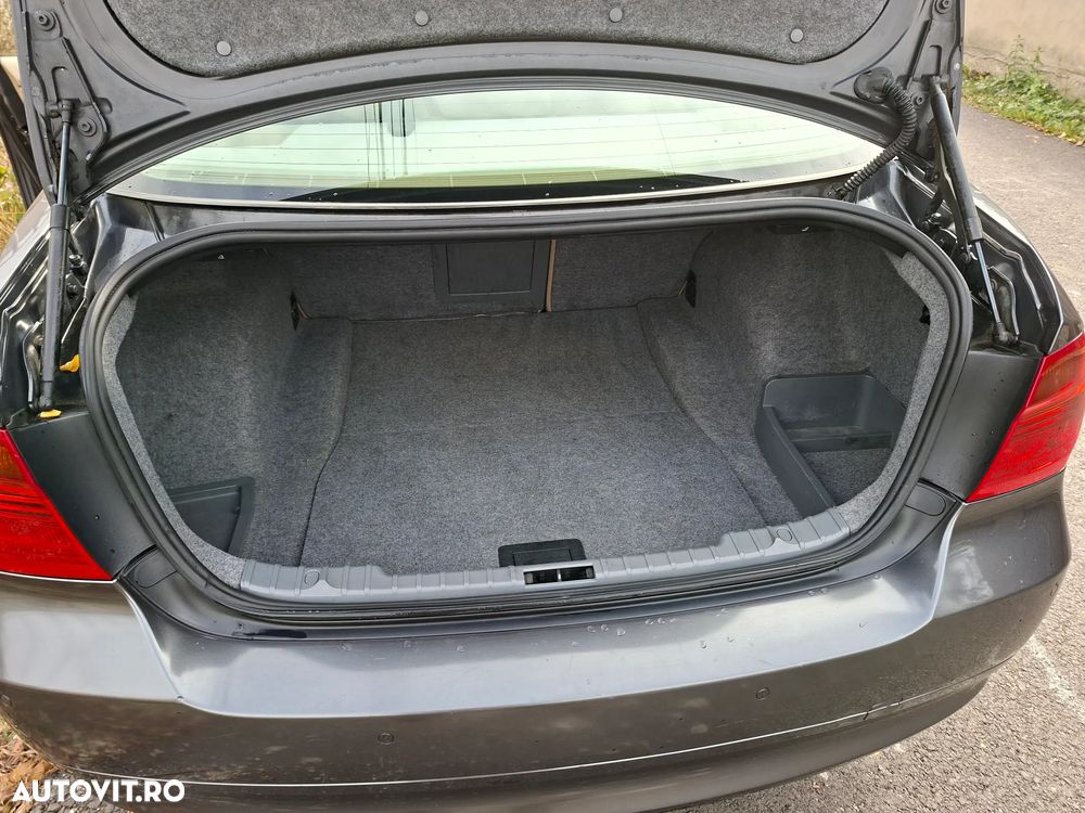 BMW Seria 3 320d - 8