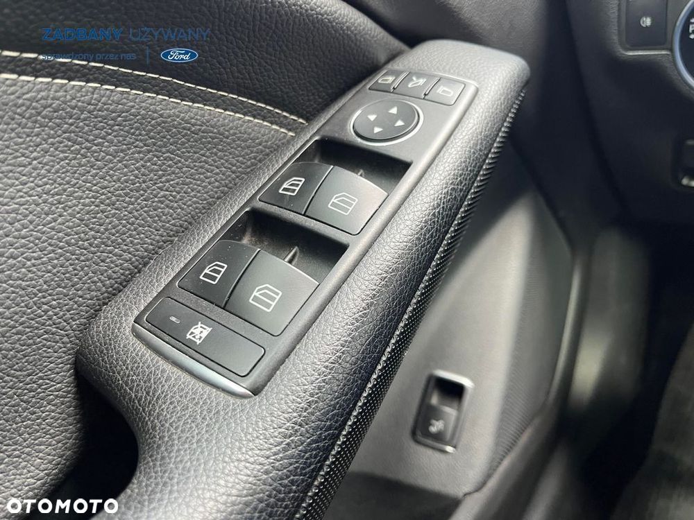 Mercedes-Benz CLA 180 7G-DCT UrbanStyle Edition - 23