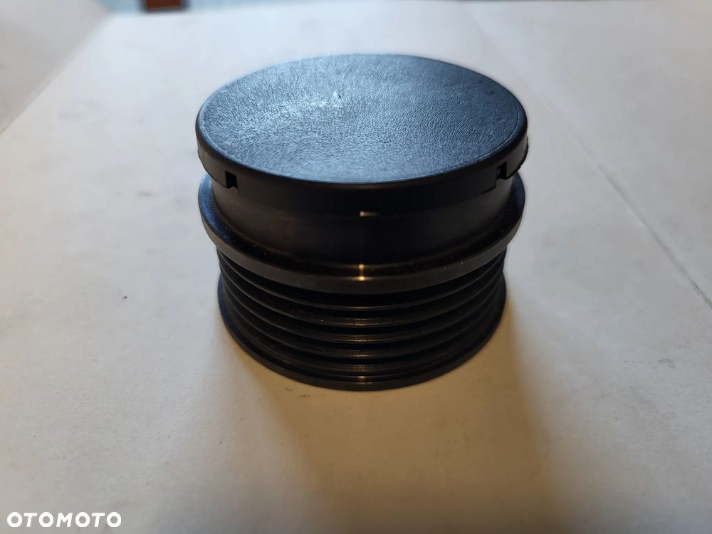 Sprzęgło Sprzęgiełko  koło pasowe  ALTERNATORA AUDI A4 B5, A6 C5; VW PASSAT B5 1.9D/1.9DH 01.95-09.01