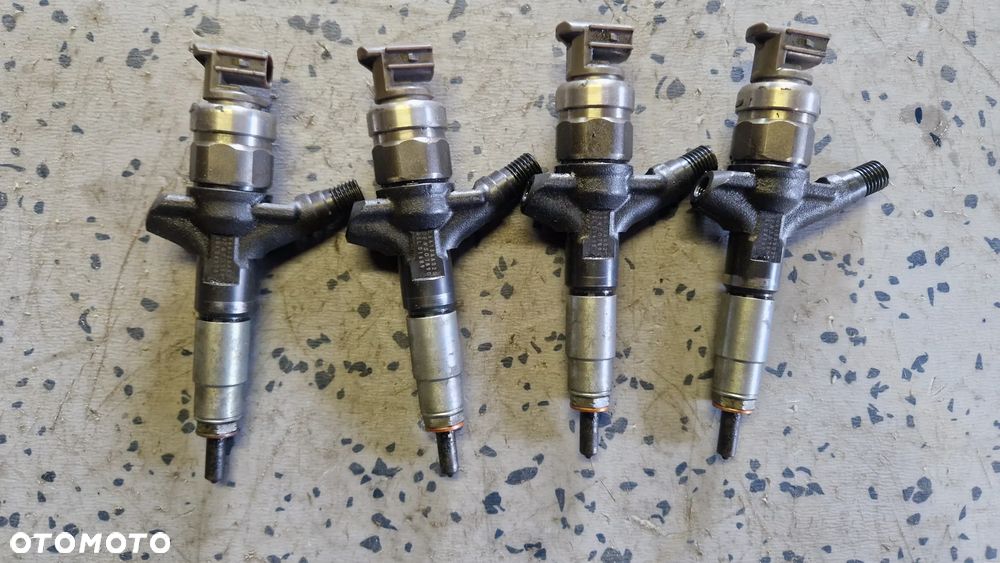 SUBARU LEGACY IV 2.0D WTRYSKIWACZ WTRYSK 16613AA020 - 1