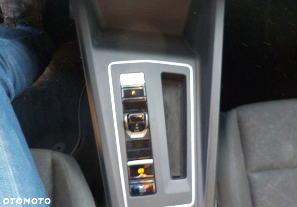 Volkswagen Golf - 38